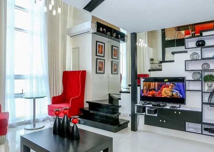 Huge Loft Type At Queen Of The South Apartment