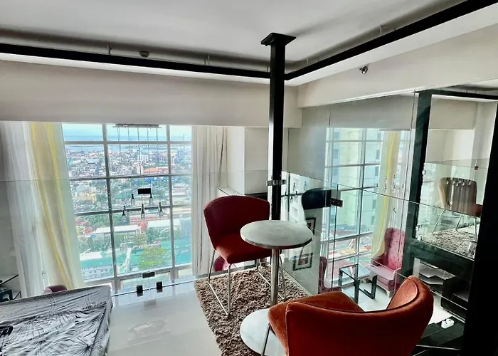 Apartment Huge Loft Type At Queen Of The South